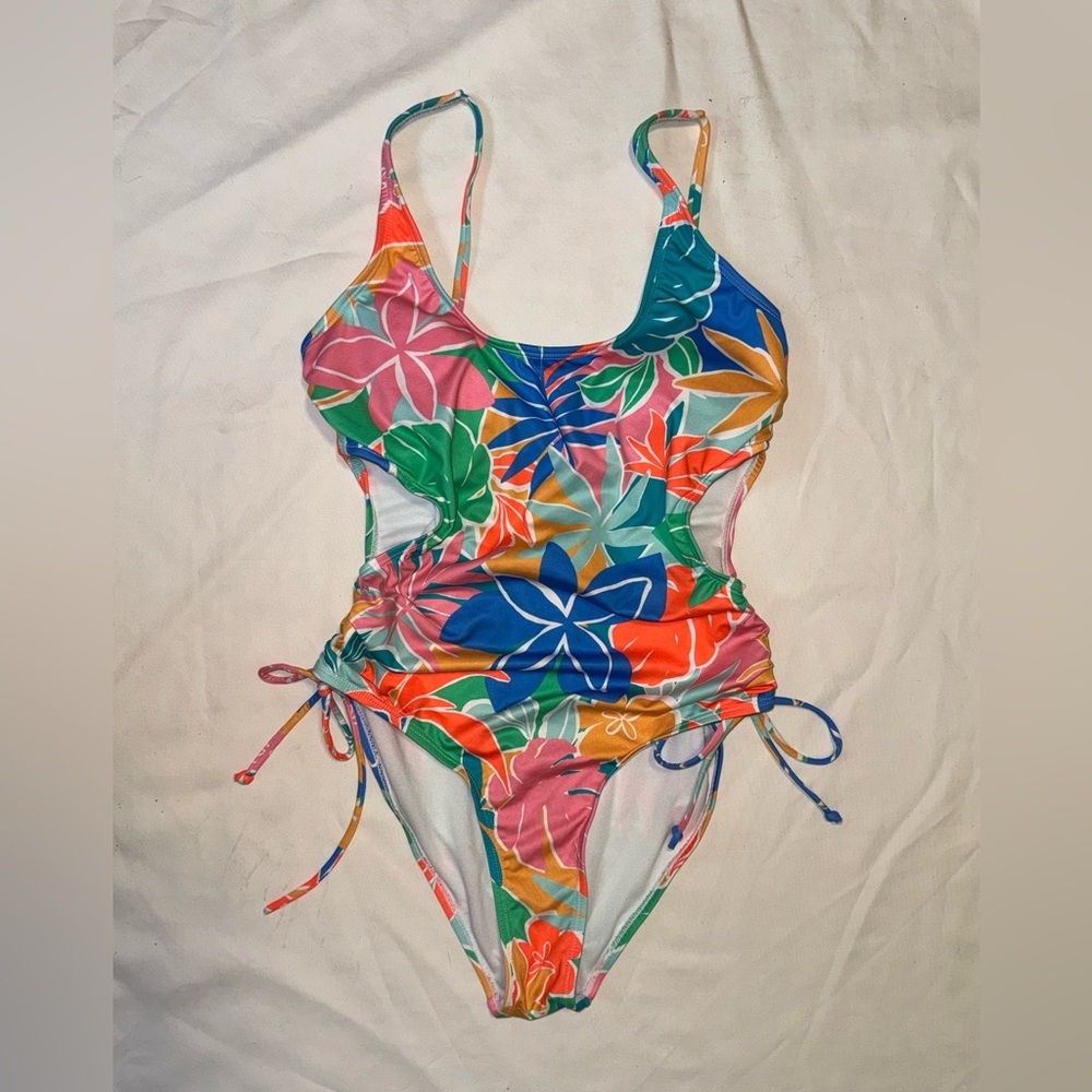 Hurley Women’s Floral Tropical One Piece Cut Out Swimsuit Bathing Suit